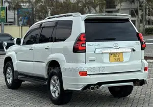 Toyota Land Cruiser Prado 2006 White