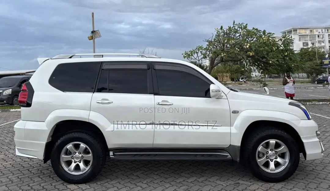 Toyota Land Cruiser Prado 2006 White