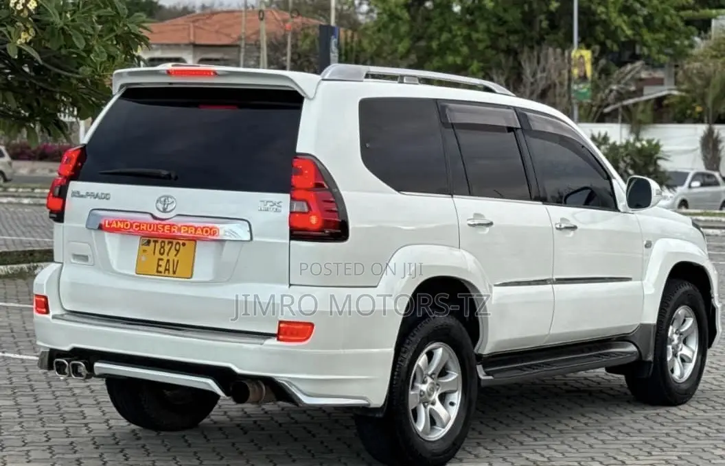 Toyota Land Cruiser Prado 2006 White