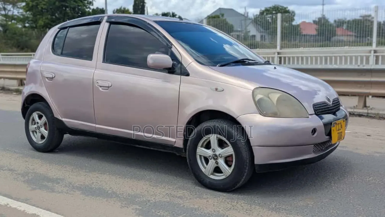 Toyota Vitz 2002 Pink