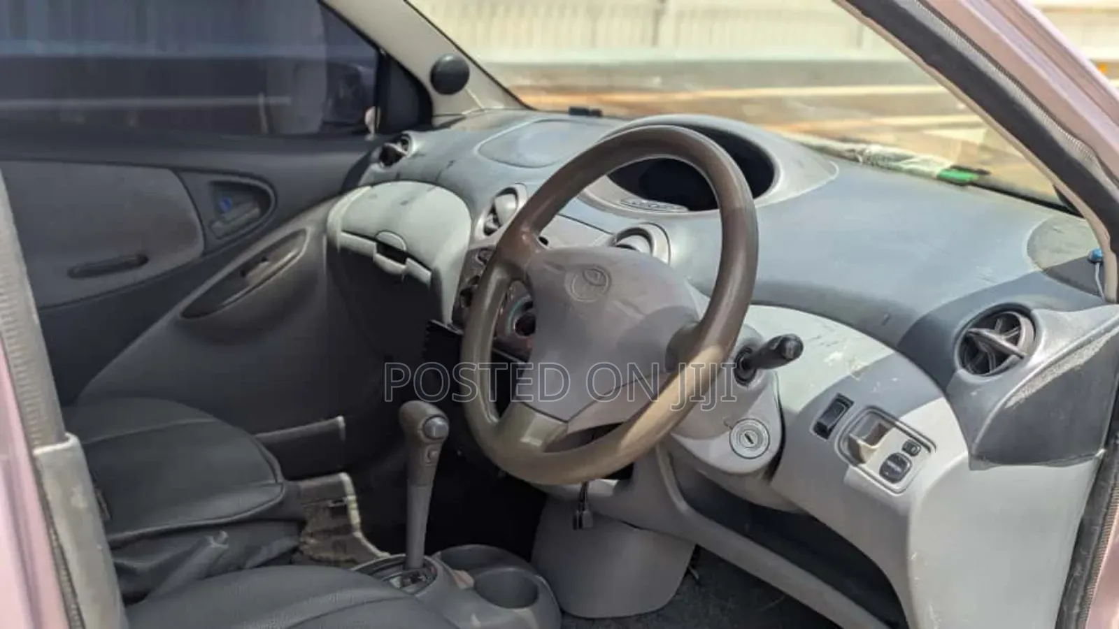 Toyota Vitz 2002 Pink