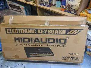 Electric Keyboard Midiaudii PSR S77q
