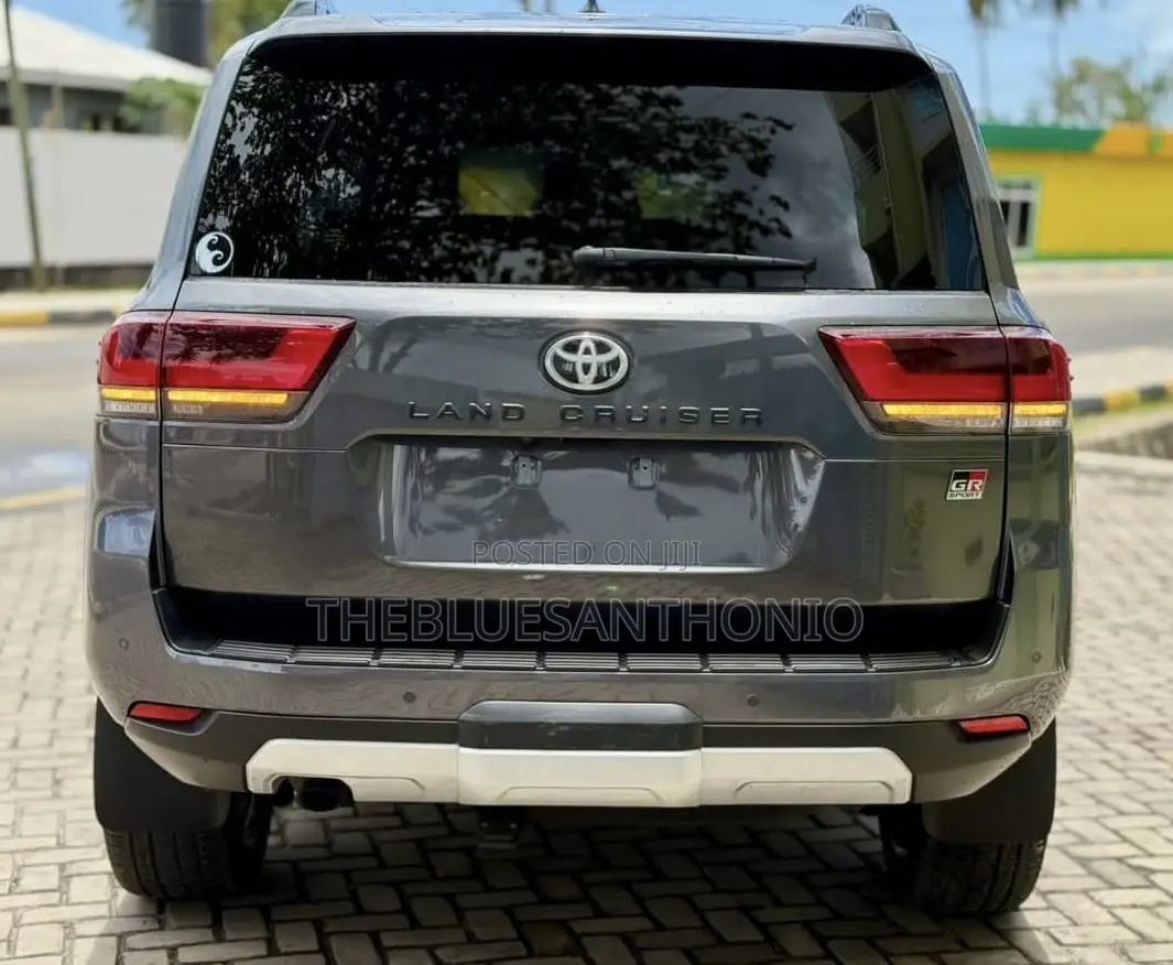 Toyota Land Cruiser 2023 Gray