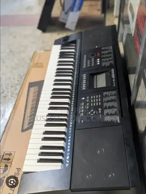 Electric Keyboard Midiaudii PSR S77q