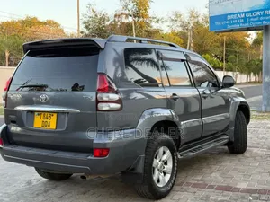 Toyota Land Cruiser Prado 2005 Gray