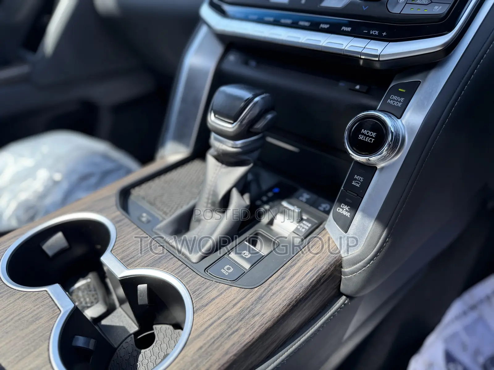 Toyota Land Cruiser LC300 2023 Gray