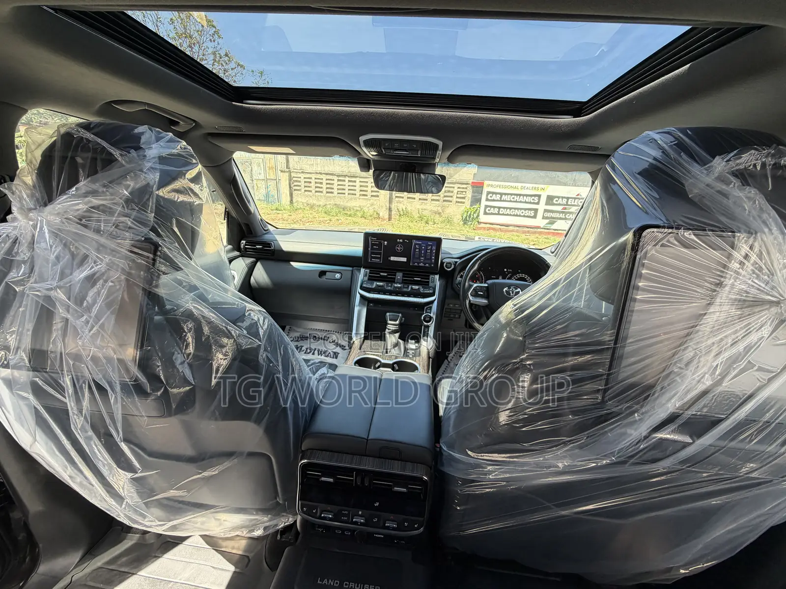 Toyota Land Cruiser LC300 2023 Gray