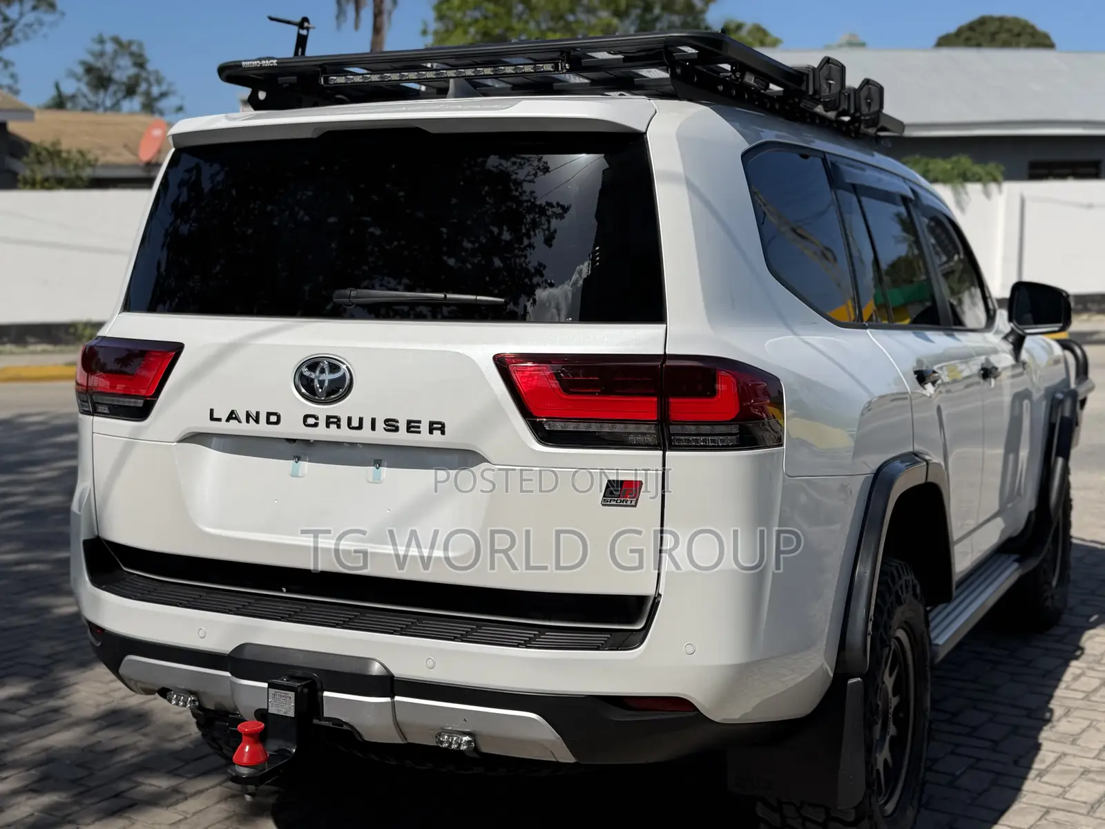 Toyota Land Cruiser LC300 2024 White