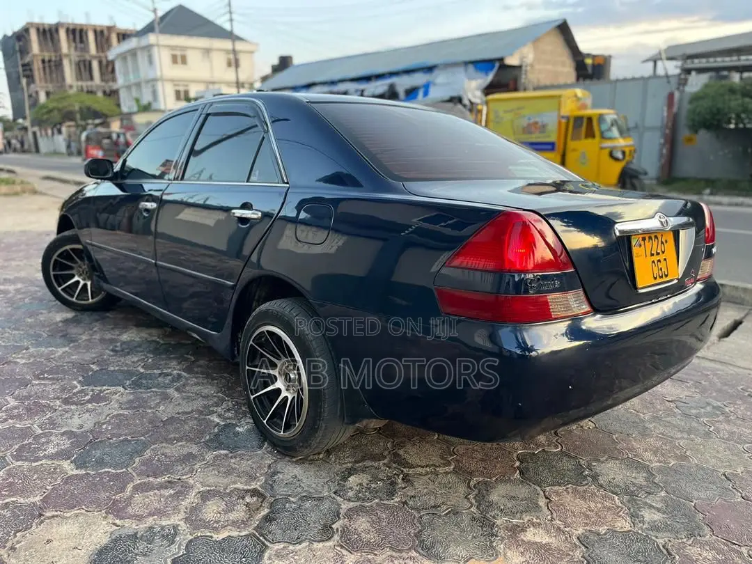 Toyota Mark II 2002 Blue