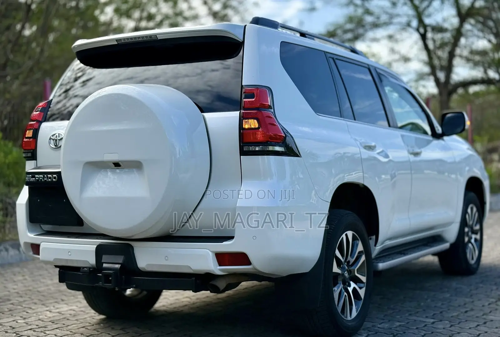 Toyota Land Cruiser 2023 White
