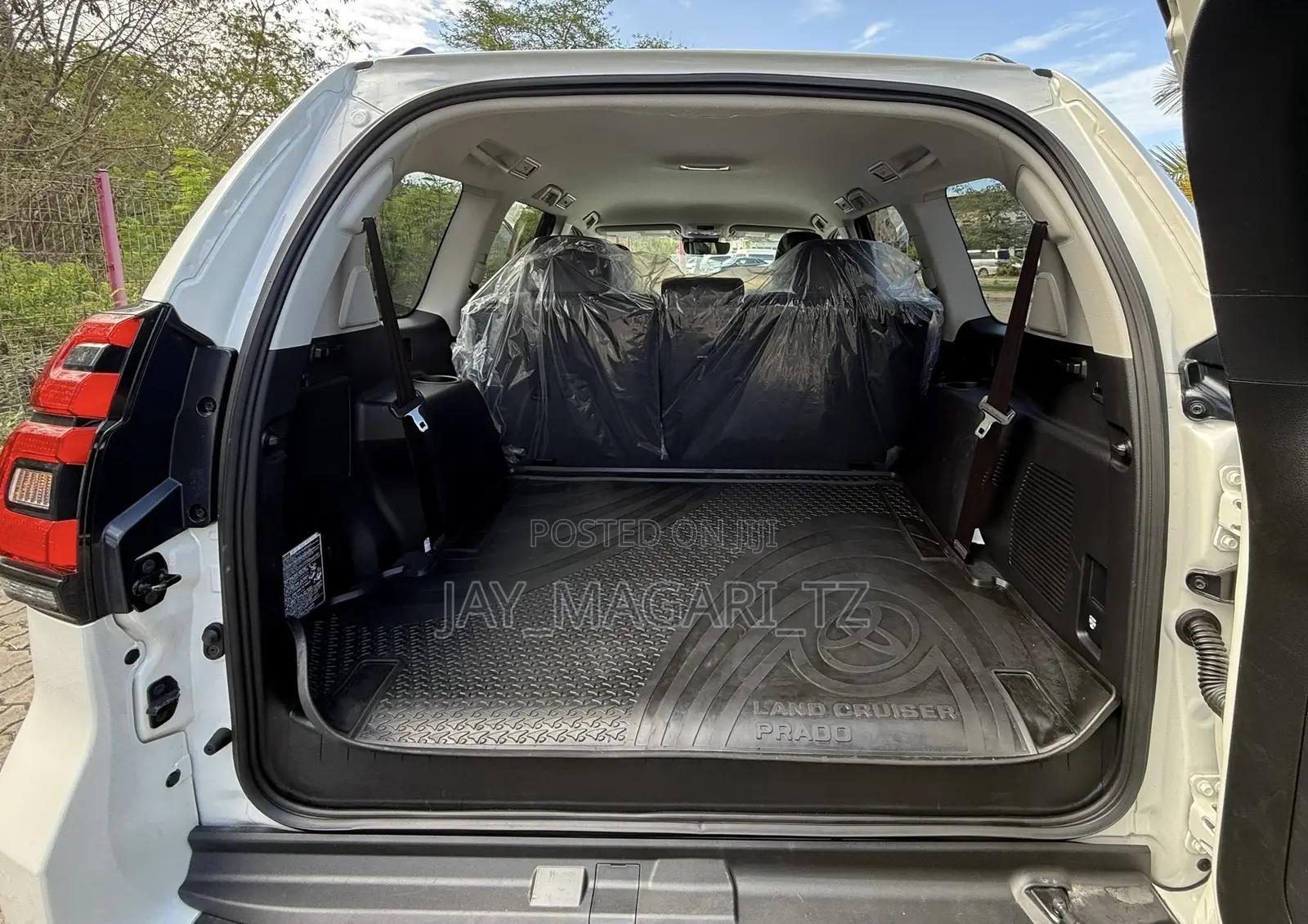 Toyota Land Cruiser 2023 White