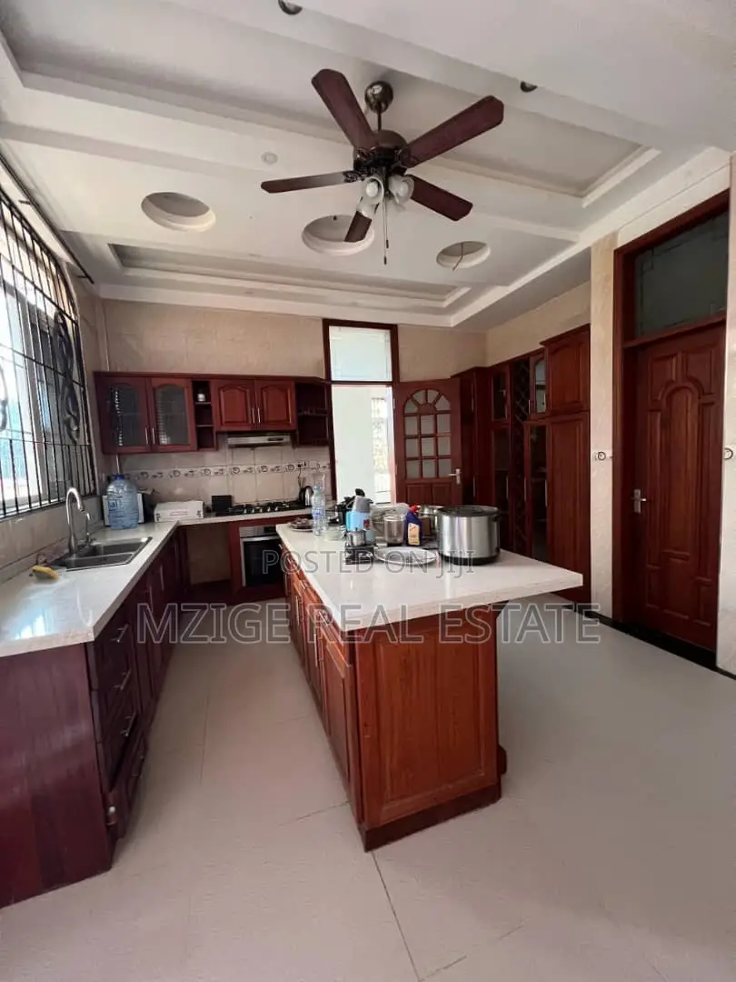 6bdrm Bungalow in Ndossi Estaste, Mbezi Beach for sale