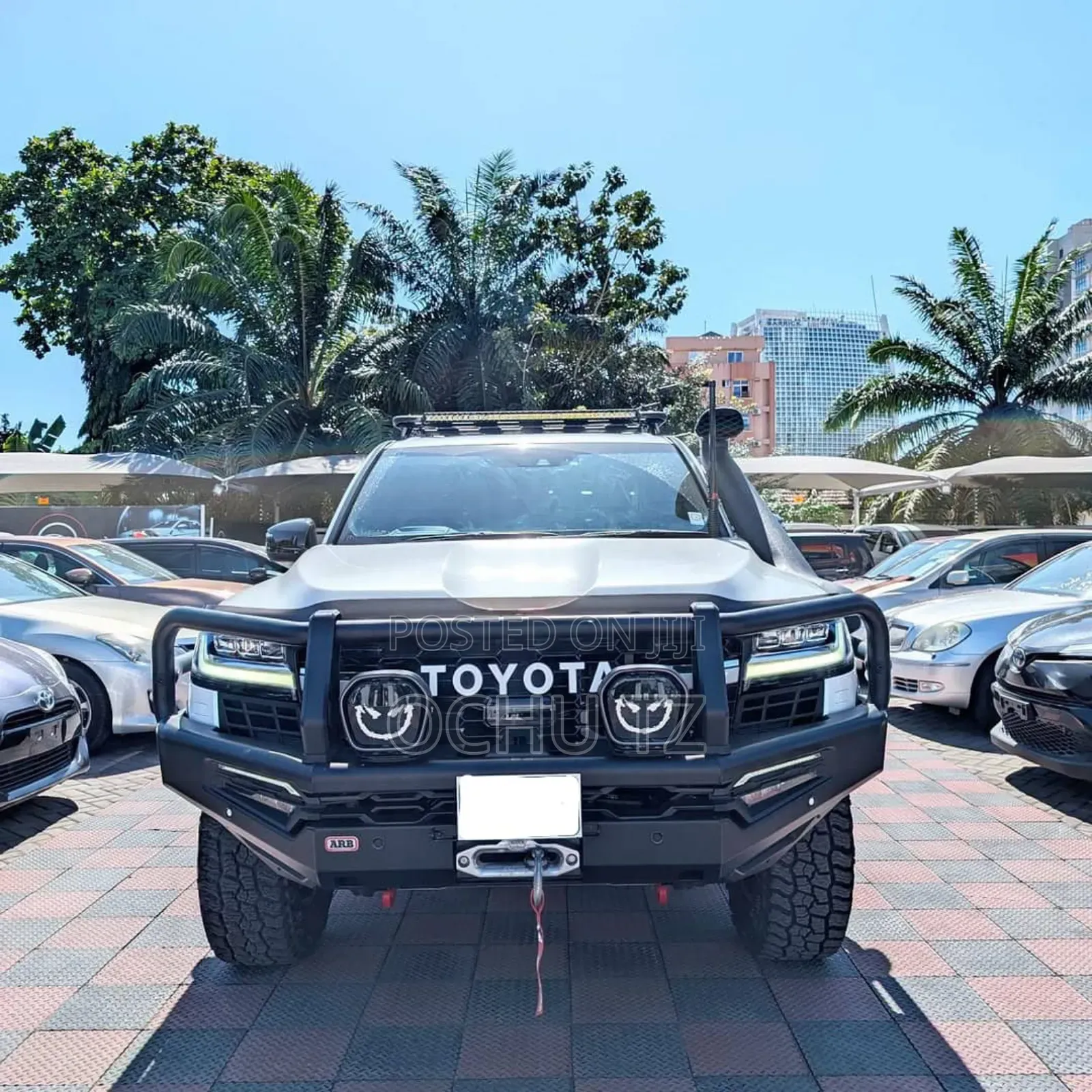 Toyota Land Cruiser LC300 2024 White
