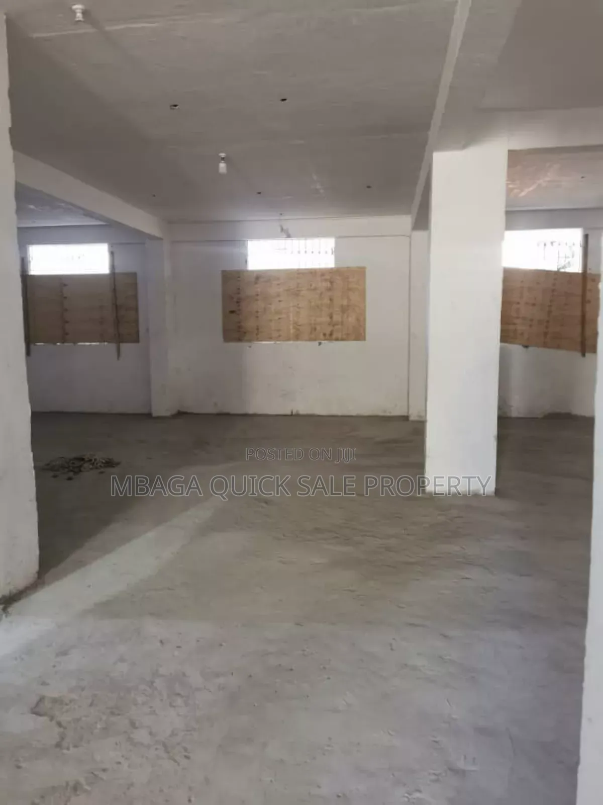 Godown Area SQM 100 for Rent at Kariakoo