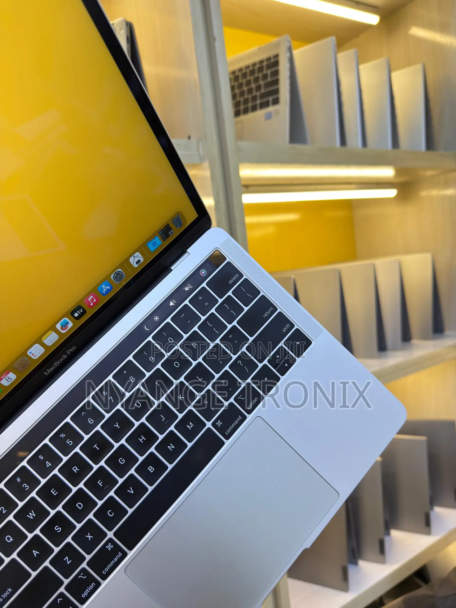 Laptop Apple MacBook Pro 2019 16GB Intel Core I5 SSD 256GB