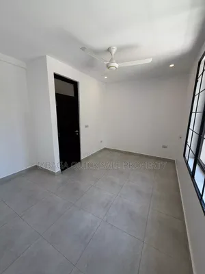 3bdrm House in Upanga for rent