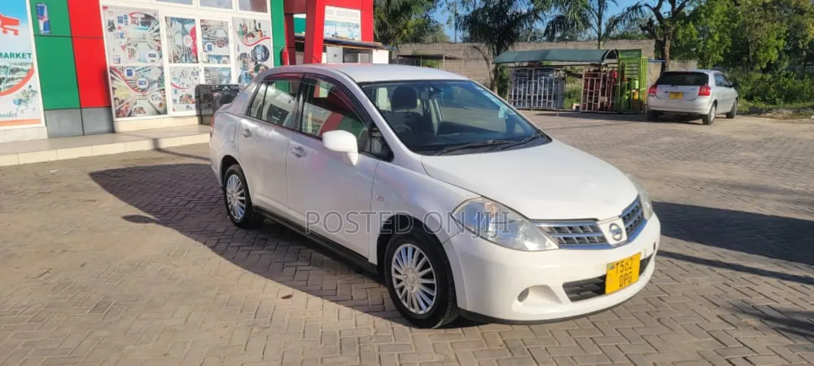 Nissan Tiida 2005 White