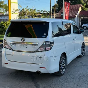 Toyota Vellfire 2010 White