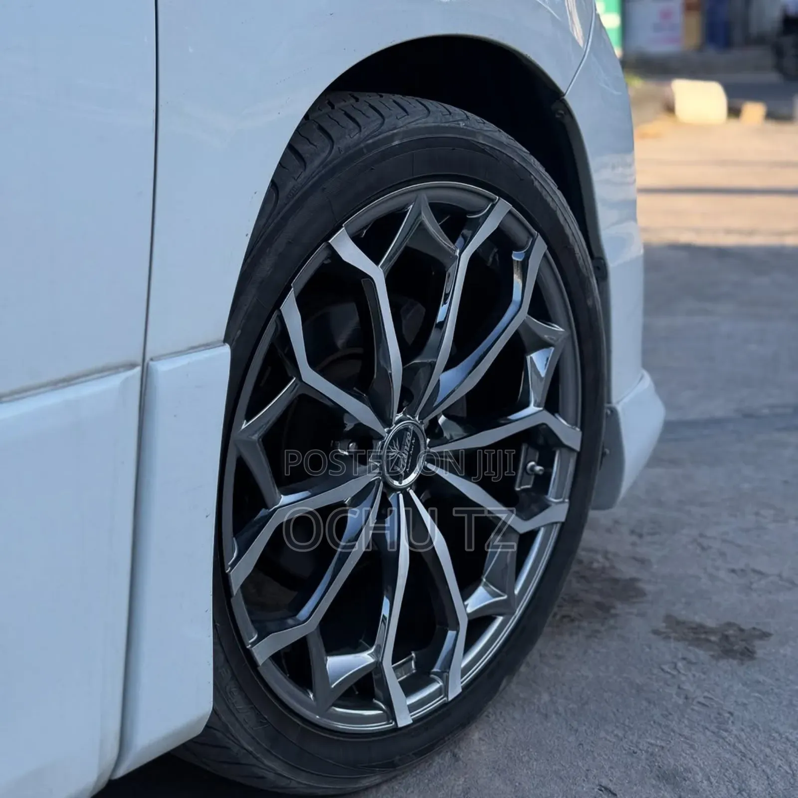 Toyota Vellfire 2010 White