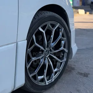 Toyota Vellfire 2010 White