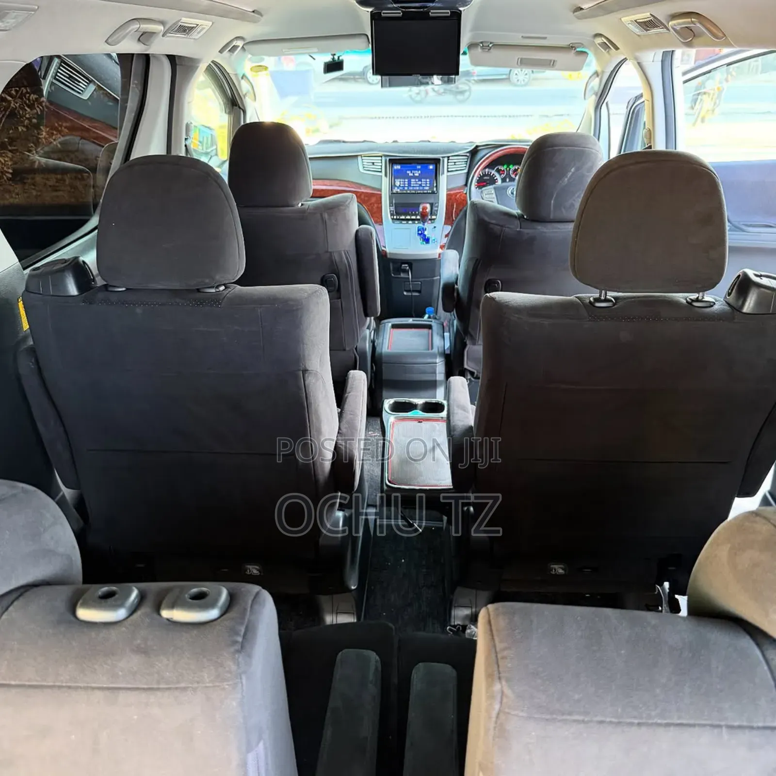 Toyota Vellfire 2010 White