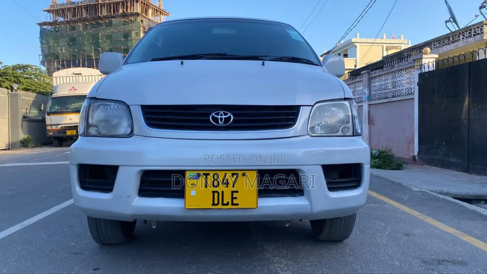 Toyota Noah 2001 White