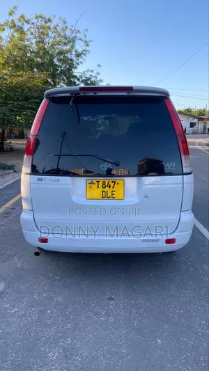 Toyota Noah 2001 White