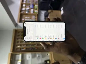 Apple iPhone 11 64 GB Yellow