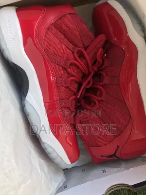 Air Jordan 11 Retro “Win Like ‘96” Sneakers