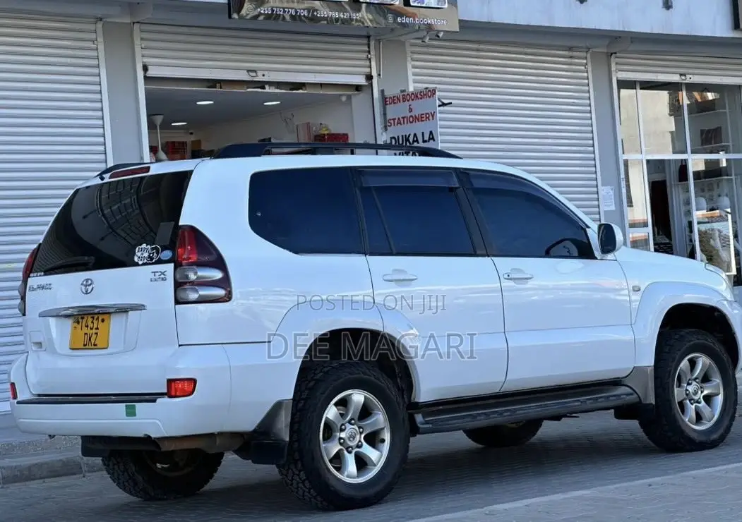 Toyota Land Cruiser Prado 2005 White