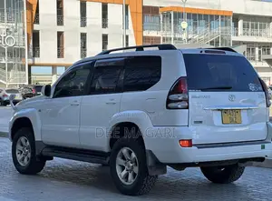 Toyota Land Cruiser Prado 2005 White