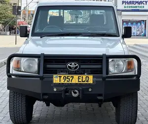 Toyota Land Cruiser 2007 White