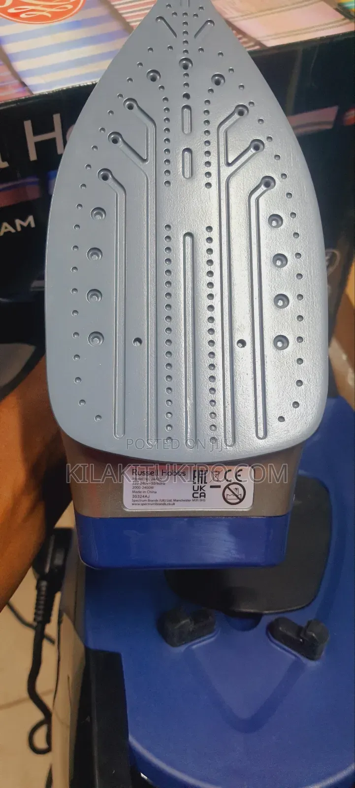 2400w Russell Hobbs Quiet Super Steam Iron