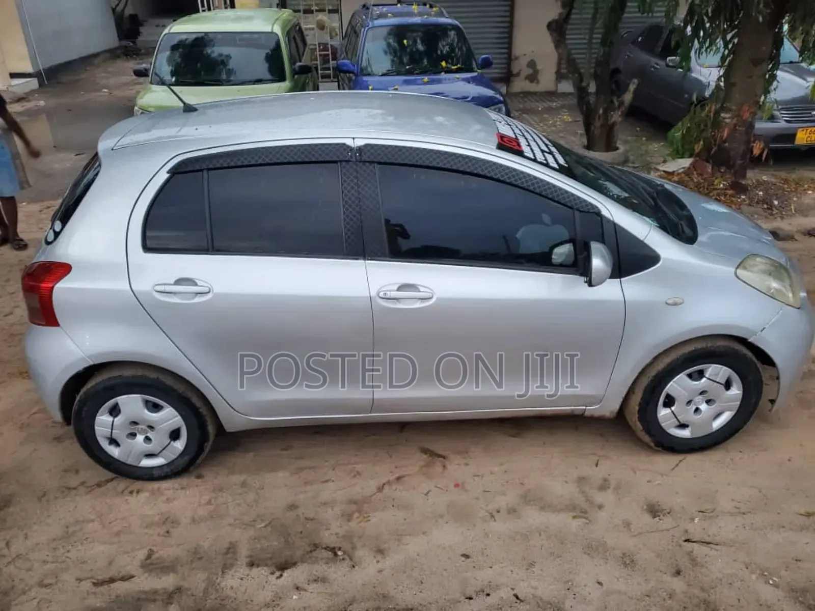 Toyota Vitz 2005 Silver