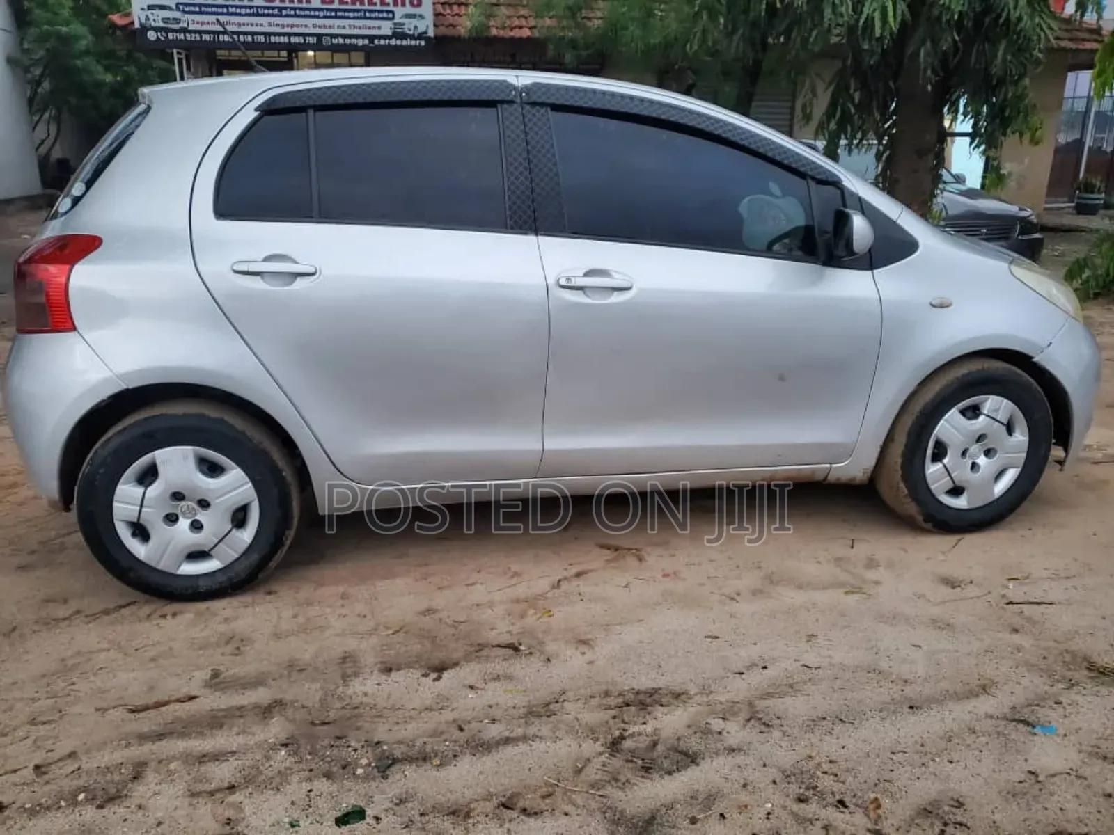 Toyota Vitz 2005 Silver