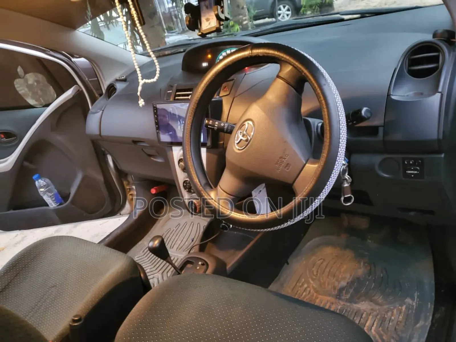 Toyota Vitz 2005 Silver