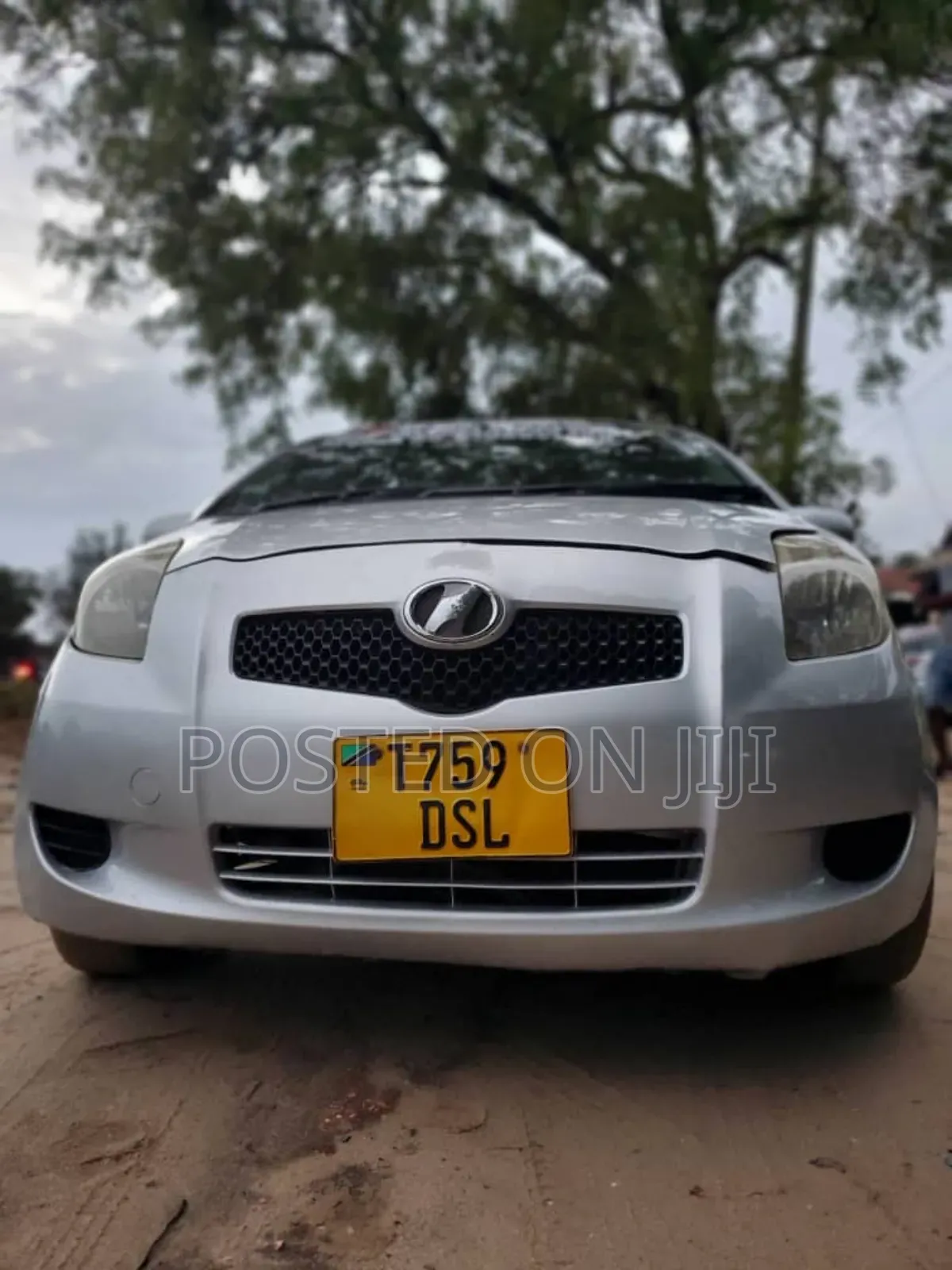 Toyota Vitz 2005 Silver