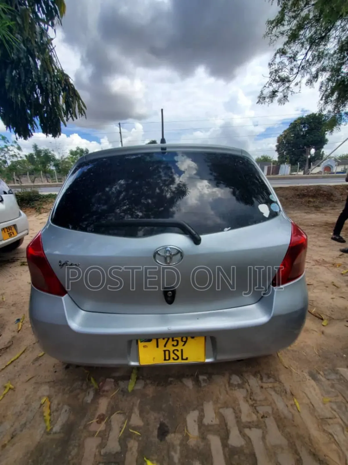 Toyota Vitz 2005 Silver