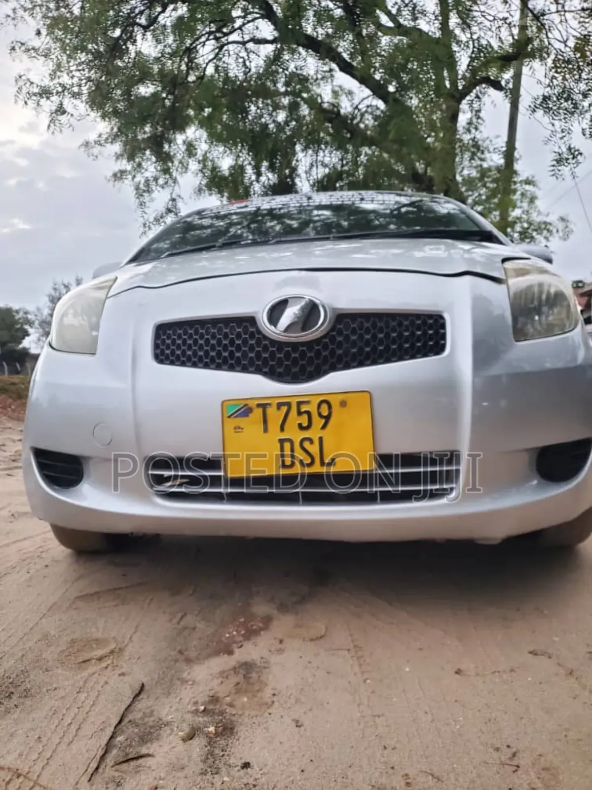 Toyota Vitz 2005 Silver