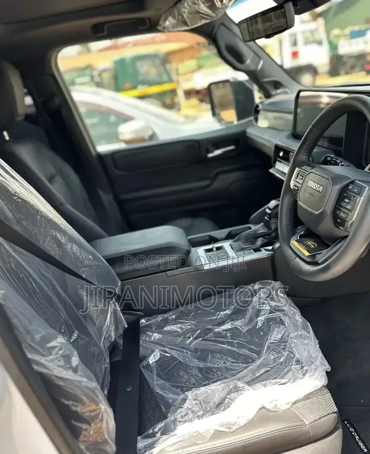 New Toyota Land Cruiser Prado 2.8 2024 White