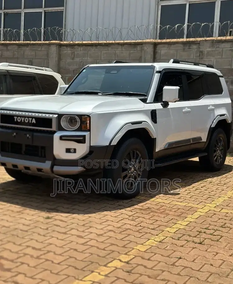 New Toyota Land Cruiser Prado 2.8 2024 White
