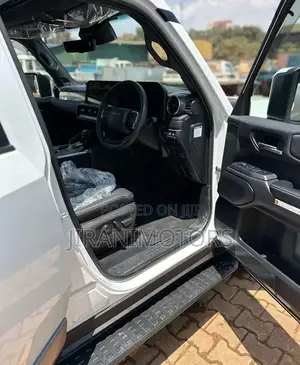 New Toyota Land Cruiser Prado 2.8 2024 White