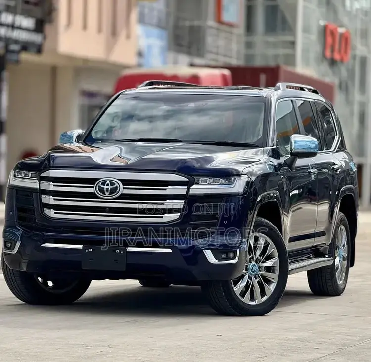 Toyota Land Cruiser LC300 2023 Blue