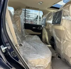 Toyota Land Cruiser LC300 2023 Blue
