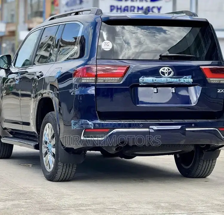 Toyota Land Cruiser LC300 2023 Blue