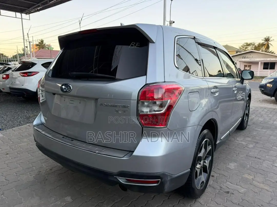 Subaru Forester 2.0XT Premium 4dr SUV AWD (2.0L 4cyl Turbo CVT) 2014 Silver