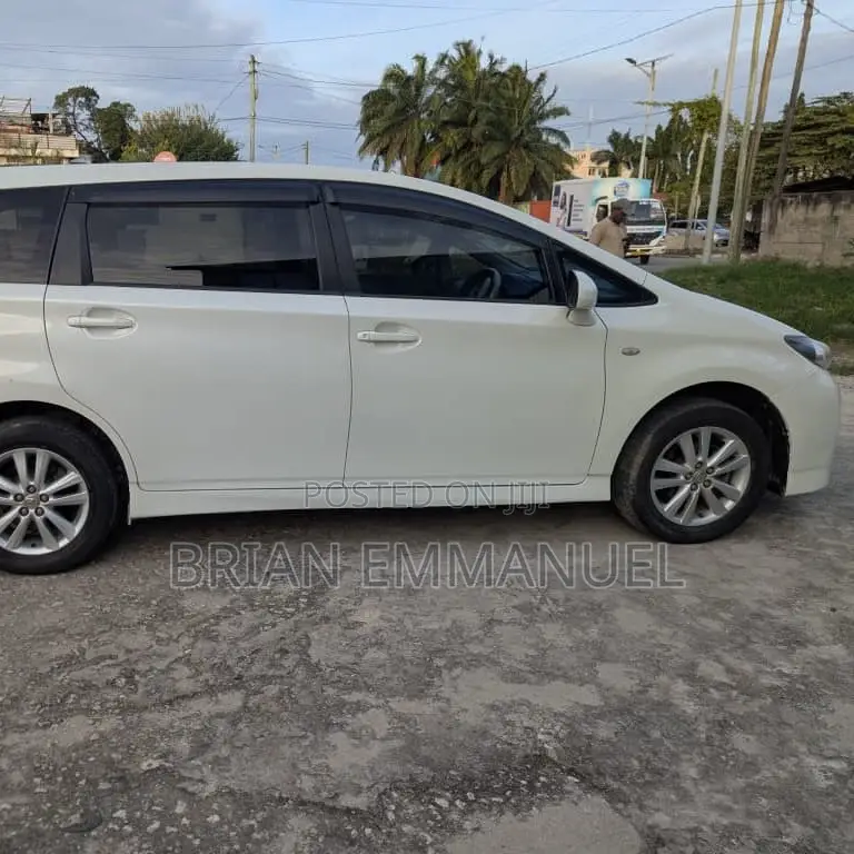 Toyota Wish 2009 White