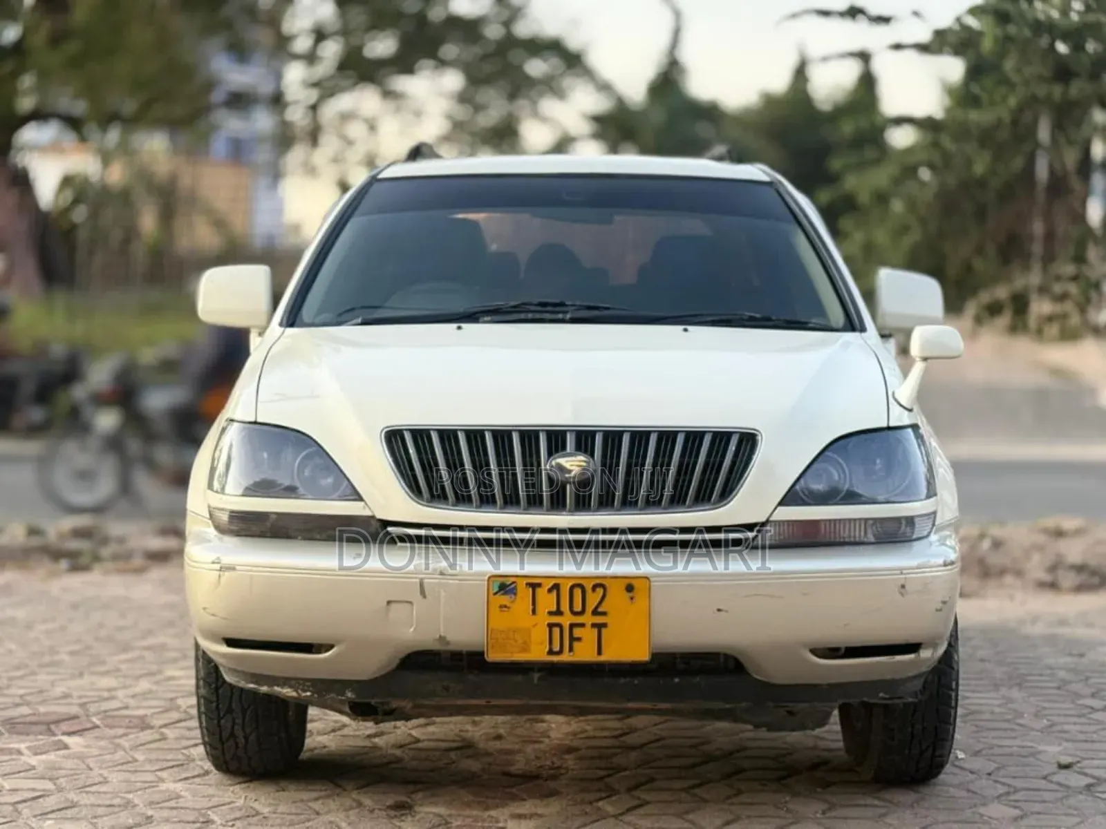 Toyota Harrier 2005 White
