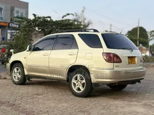 Toyota Harrier 2005 White
