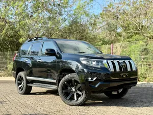 Toyota Land Cruiser Prado 2023 Black